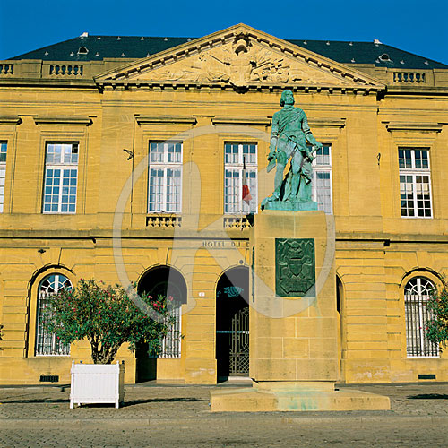 Place d'Armes mit Denkmal Maréchal Fabert, Metz