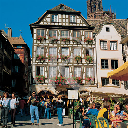 Altstadt, Place du Marché aux Cochons de Lait (Ferkelmarkt), Str