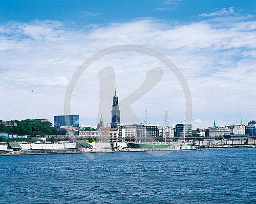 Hafenpanorama mit St. Michaelis, Hamburg