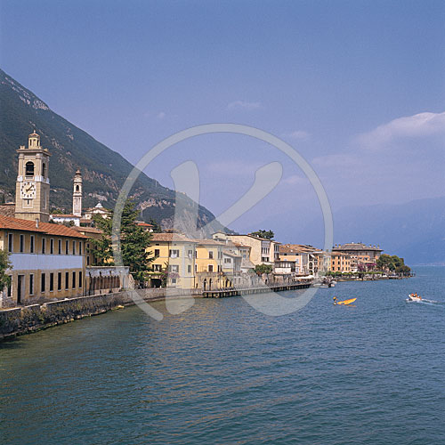 Blick auf Gargnano und den Gardasee, Gargnano, Gardasee, Italien