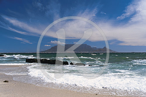 Bloubergstrand mit Blick auf den Tafelberg und Signal Horn, Kapstadt