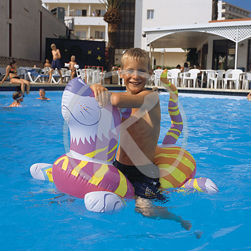 Menschen, Badespass im Pool