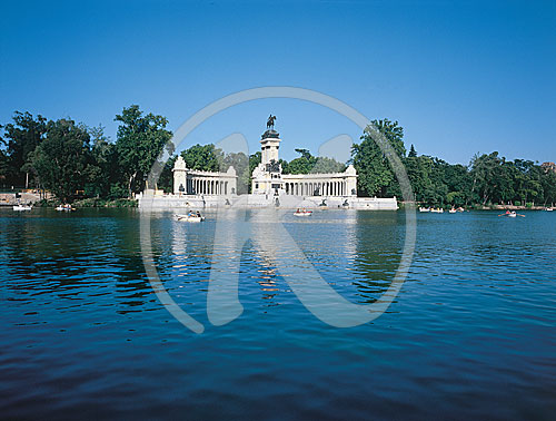 Retiro Park mit Statue Alfonso II, Madrid
