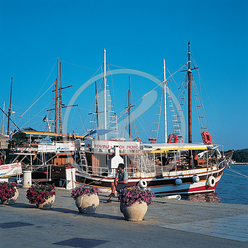 Ausflugsboot an der Riva, Porec, Istrien, Kroatien