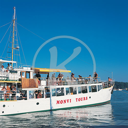 Ausflugsboot an der Riva, Porec, Istrien, Kroatien