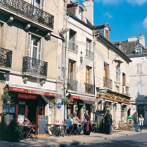 Rue Monge, Restaurants am Place Emile Zola, Dijon, Burgund, Fran