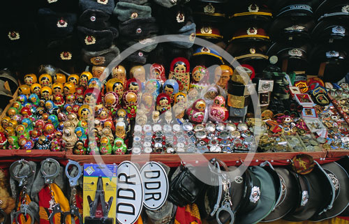 DDR-Souvenirs, Checkpoint Charly, Berlin