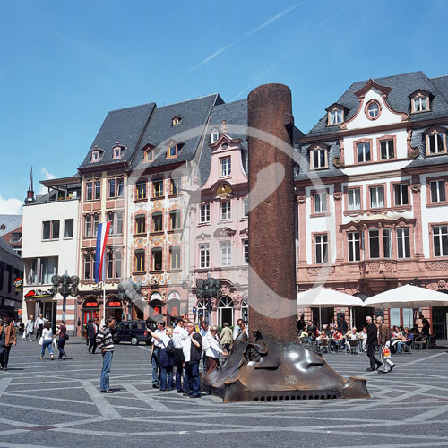 Heunensäule am Marktplatz, Mainz, Rheinland-Pfalz, Deutschland